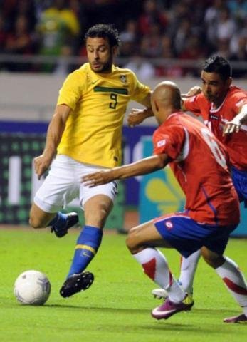 Brasil vence Costa Rica por 1 a 0 em amistoso