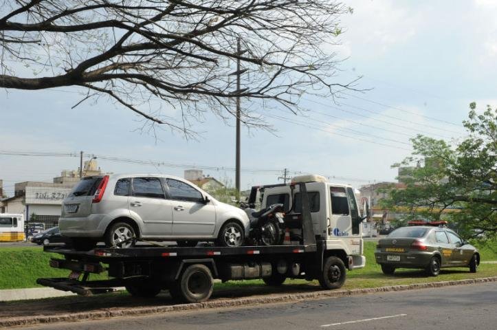 Soldado do Ex&eacute;rcito &eacute; preso em carro roubado na Capital
