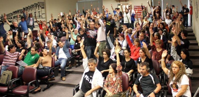 Decis&atilde;o foi tomada em assembleia da categoria realizada nesse s&aacute;bado