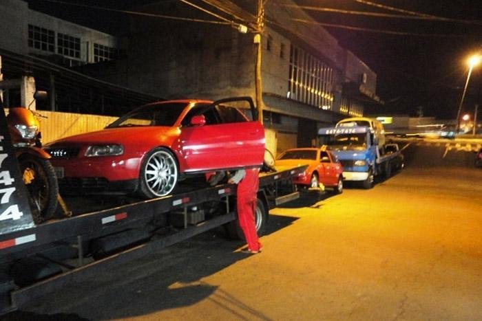Pol&iacute;cia prende dois suspeitos e fecha desmanche de ve&iacute;culos em Canoas