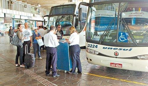 Feriado n&atilde;o deve trazer muitas altera&ccedil;&otilde;es na rotina dos porto-alegrenses