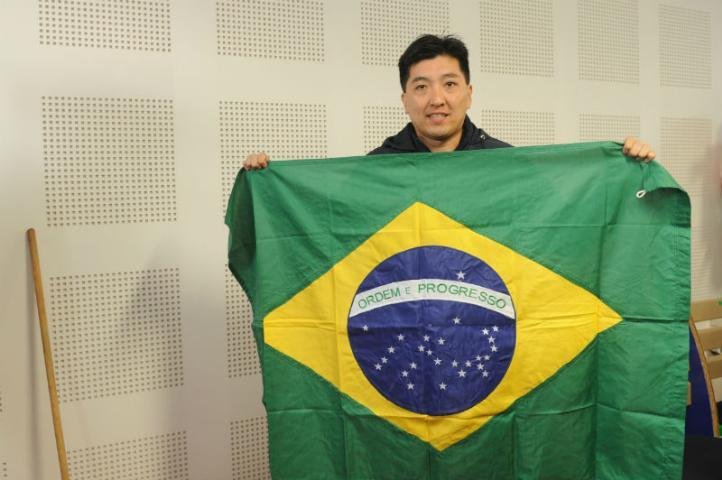 Hugo Hoyama ser&aacute; o porta-bandeira do Brasil no Pan