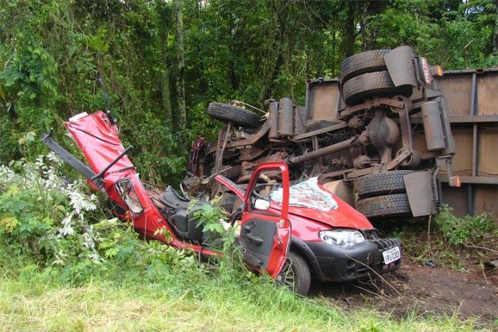 Motorista foi preso com carga ilegal ap&oacute;s colis&atilde;o que causou duas mortes em Severiano de Almeida