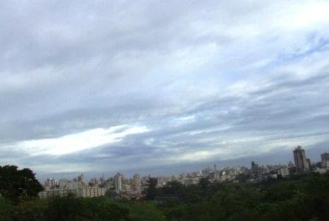 Sol deve aparecer entre nuvens na sexta e talvez no s&aacute;bado tamb&eacute;m