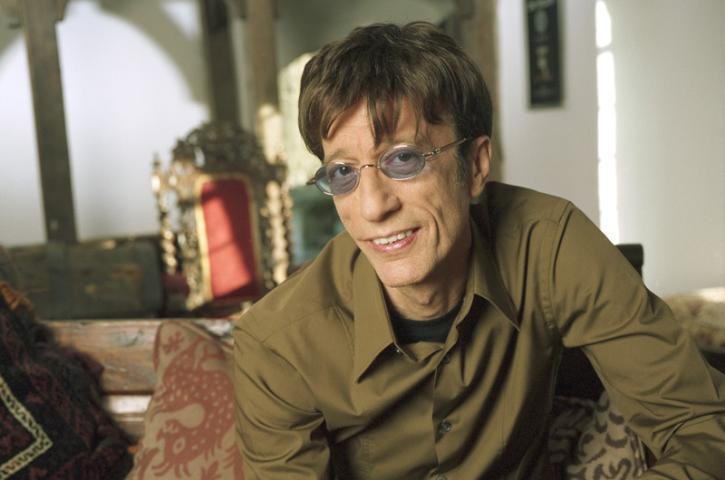 Robin Gibb passa por s&eacute;rie de exames em hospital na Inglaterra por conta de inflama&ccedil;&atilde;o intestinal
