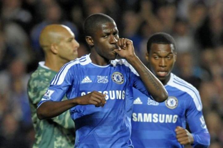 Ramires marca terceiro gol e garante vit&oacute;ria de 3 a 1 do Chelsea sobre o Everton