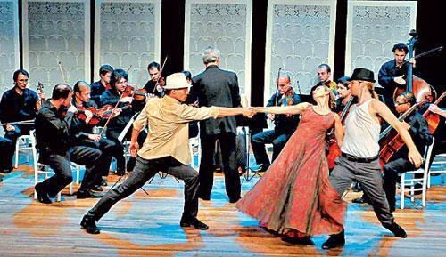 Espet&aacute;culo "Piazzolla Coreografado" estreia neste domingo &agrave;s 19h no Teatro do Sesi 