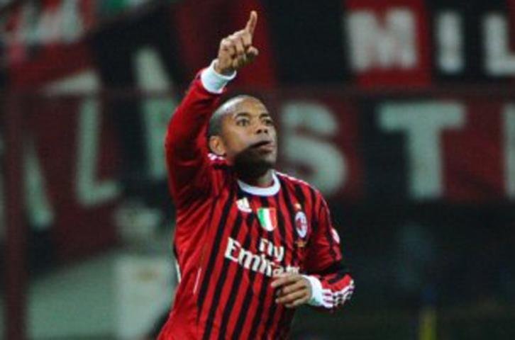 Robinho marca e Milan bate Palermo por 2 a 1