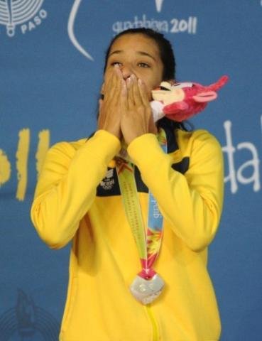 Joana chorou ao receber a prata