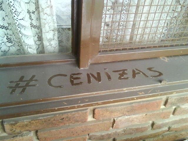 Cinzas j&aacute; acumulam sobre a cidade de Buenos Aires