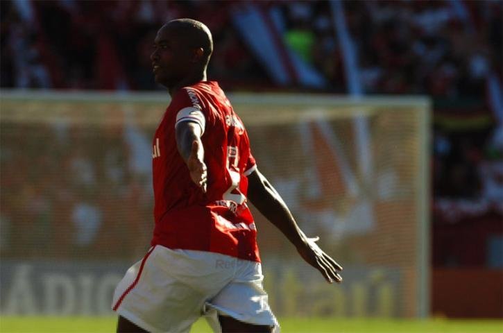 D&acute;Alessandro ainda fez a assist&ecirc;ncia para Kleber marcar o terceiro