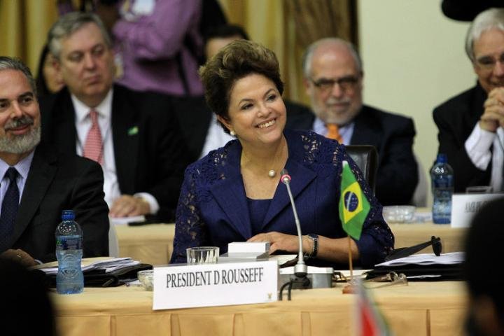 Dilma pede solu&ccedil;&atilde;o para crise e coes&atilde;o de emergentes