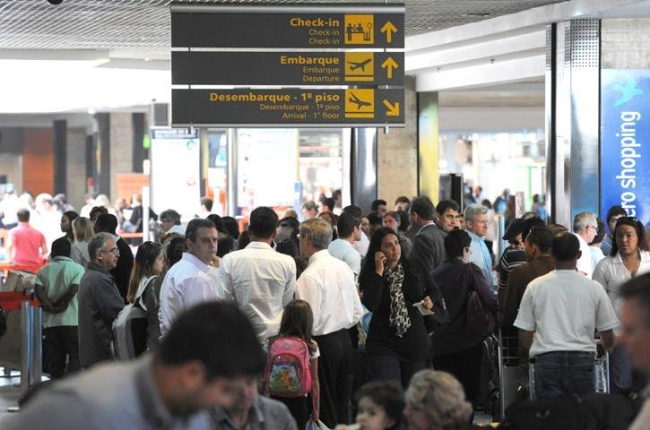 Avi&otilde;es que decolariam nesta manh&atilde; n&atilde;o puderam pousar na Capital devido &agrave; nuvem vulc&acirc;nica