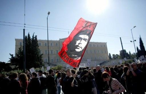 Quase 20 mil pessoas protestavam na manh&atilde; desta quarta-feira nas ruas de Atenas