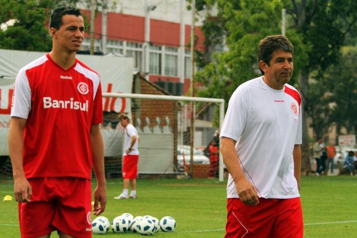 Dami&atilde;o trabalhou na companhia de &Eacute;lio Carraveta