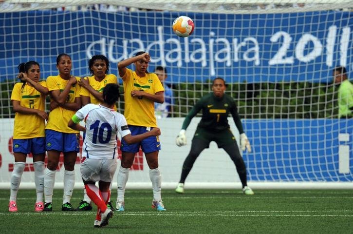 Brasil tomou um gol no &uacute;ltimo minuto de partida