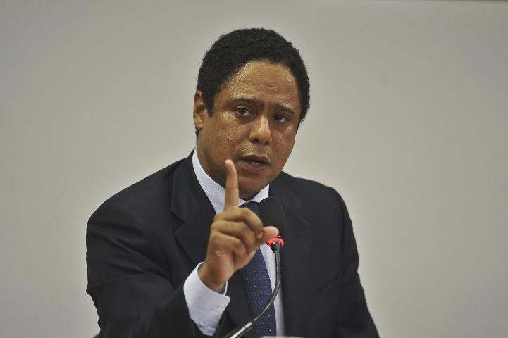 Fifa exclui Orlando Silva de assuntos relacionados &agrave; Copa