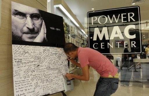 Jobs tentou tratamentos alternativos antes de opera&ccedil;&atilde;o, revela biografia