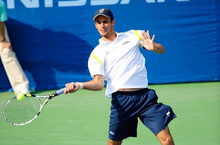 Rogerinho garante medalha de prata para o Brasil e vai &agrave; final do t&ecirc;nis no Pan