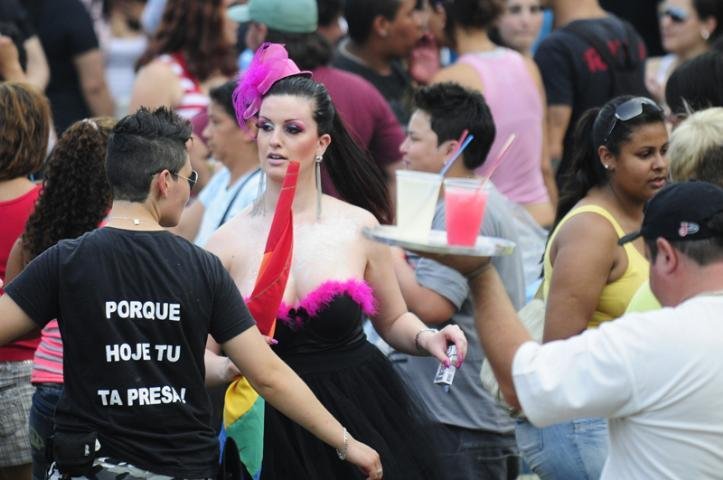  O evento, que este ano tem o tema: &acute;&acute;Derrubando cercas, ampliando territ&oacute;rios``, come&ccedil;ou &agrave;s 14h, no Parque Farroupilha
