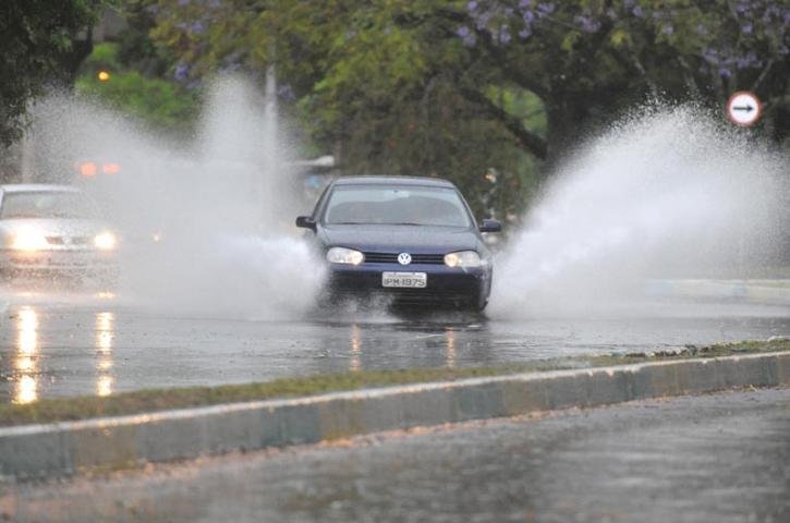 Chuva diminui e situa&ccedil;&atilde;o do tr&acirc;nsito est&aacute; normalizada em Porto Alegre