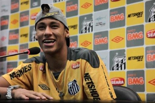 Neymar nega arrependimento por ter ficado no Santos