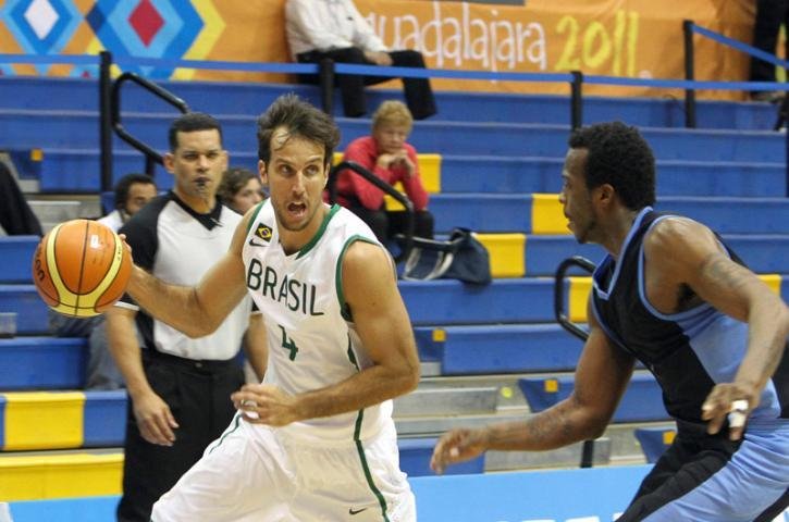 Brasil estreia com vit&oacute;ria no basquete masculino do Pan