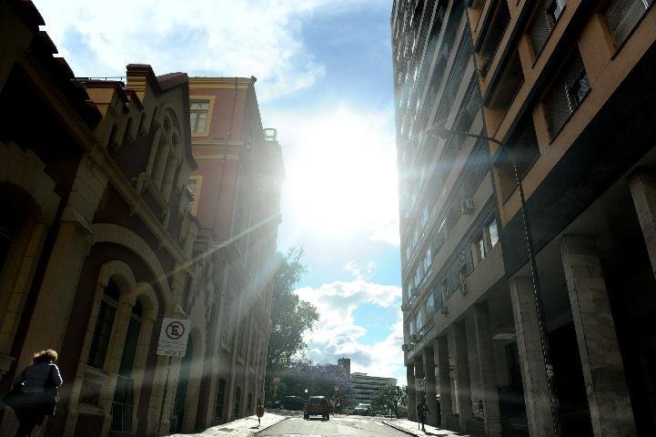 Quinta come&ccedil;a fria, mas com predom&iacute;nio de sol no RS