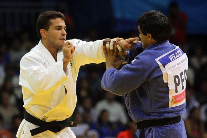 Leandro Guilheiro (foto) e Tiago Camilo buscam a medalha de ouro na noite desta quinta