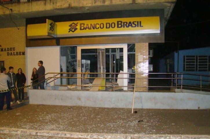 De acordo com a BM, tr&ecirc;s ve&iacute;culos estavam envolvidos no crime