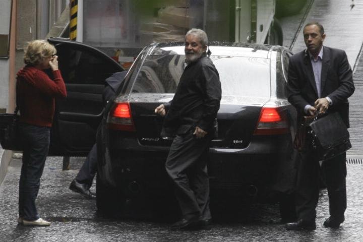 Lula come&ccedil;a tratamento contra um c&acirc;ncer no Hospital S&iacute;rio-Liban&ecirc;s