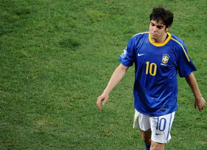 Kak&aacute; sofreu nova les&atilde;o e pode n&atilde;o atuar no pr&oacute;ximo jogo da Liga dos Campe&otilde;es