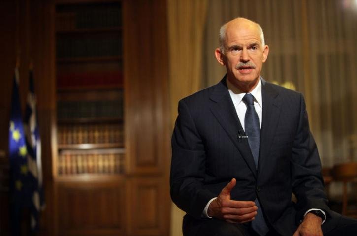 George Papandreou tenta conter revolta no governo ap&oacute;s an&uacute;ncio de referendo