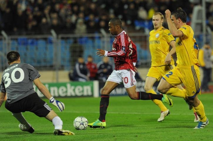 Milan cede empate e pode perder lideran&ccedil;a na Liga
