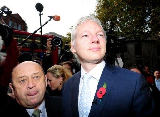 Justi&ccedil;a brit&acirc;nica confirma extradi&ccedil;&atilde;o de Assange para Su&eacute;cia