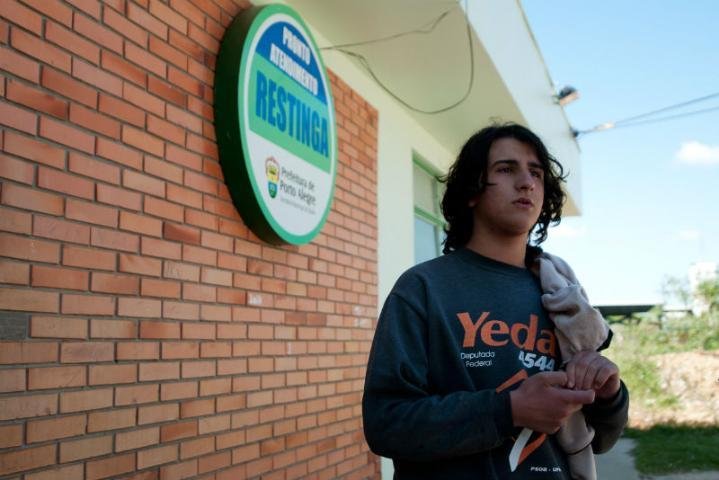 Leonardo Oliveira da Cunha, de 15 anos, estava com o irm&atilde;o e o pai no barco