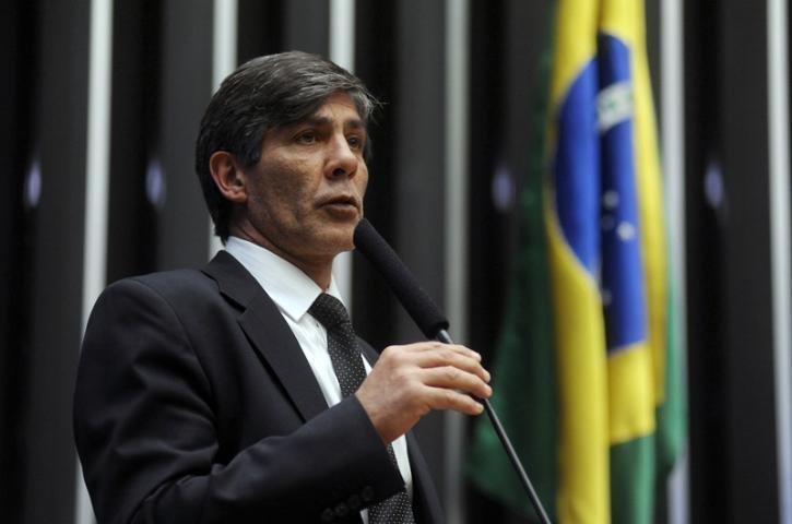 Deputado voltava para casa  por volta das 21h quando teve o carro roubado
