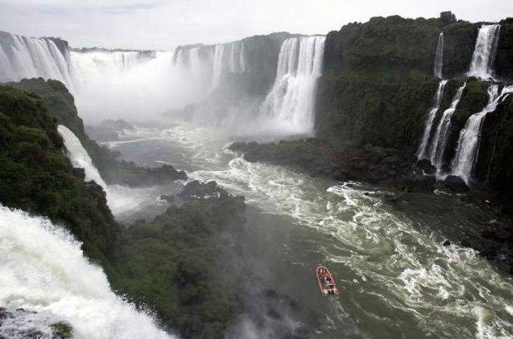 Com 275 quedas d&acute;&aacute;gua, cataratas j&aacute; est&atilde;o entre as 28 finalistas