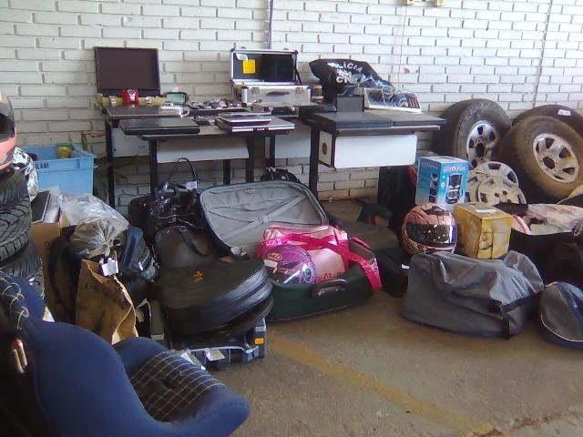 Pol&iacute;cia tamb&eacute;m localizou objetos que os propriet&aacute;rios deixavam nos ve&iacute;culos