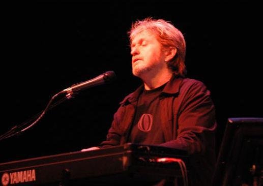 Ex-vocalista do Yes far&aacute; show na Capital em dezembro 