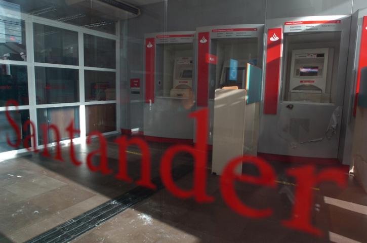 Ag&ecirc;ncia do Santander na Azenha foi alvo dos criminosos
