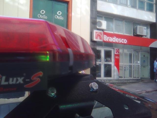 Banco sofre tentativa de assalto no Centro de Porto Alegre