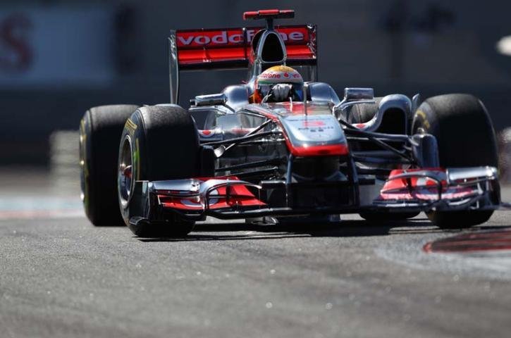 Hamilton fecha dia na frente e Massa fica em quarto
