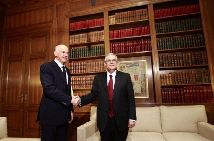Novo premi&ecirc; grego toma posse e nomeia gabinete