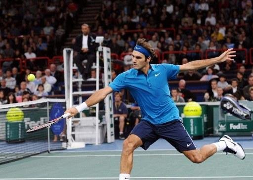 Federer venceu Juan Monaco por 2 sets a 0