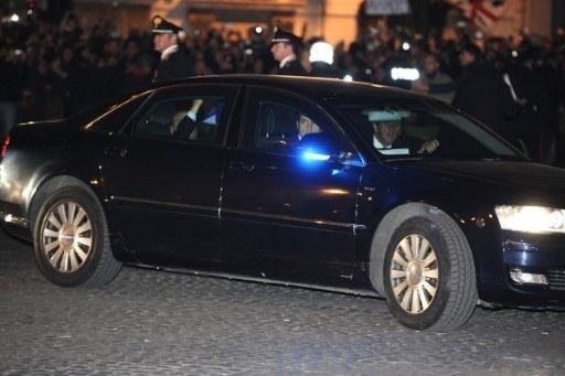 Berlusconi deixa o cargo de primeiro-ministro da It&aacute;lia