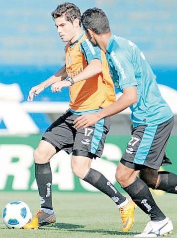 Miralles come&ccedil;a partida neste domingo