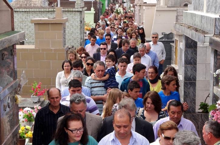 Corpo do deputado Chic&atilde;o Gorski &eacute; sepultado em Santiago