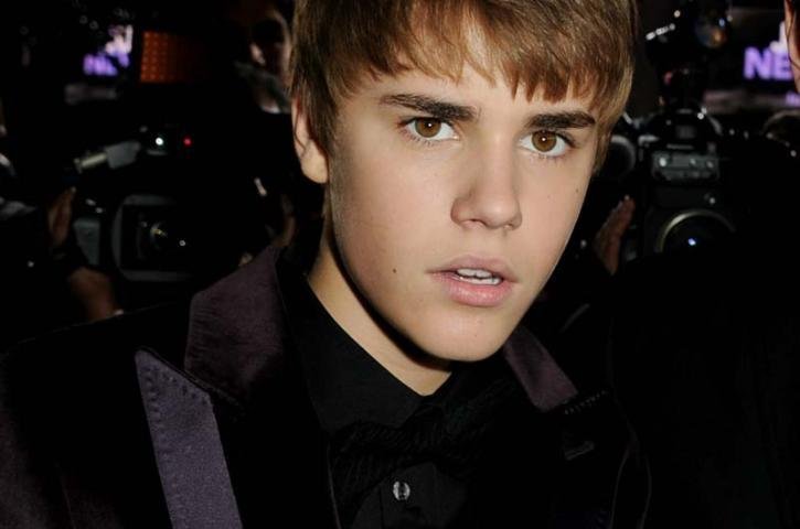 M&atilde;e de suposto filho de Justin Bieber retira pedido de paternidade