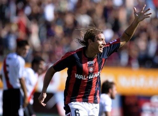 Jonathan Bottinelli foi procurado pelo Gr&ecirc;mio e pode refor&ccedil;ar o clube em 2012
